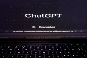 人工智慧公司OpenAI的聊天機器人「ChatGPT」掀起熱潮，大陸內部對此討論極多、關注度相當高。 路透
