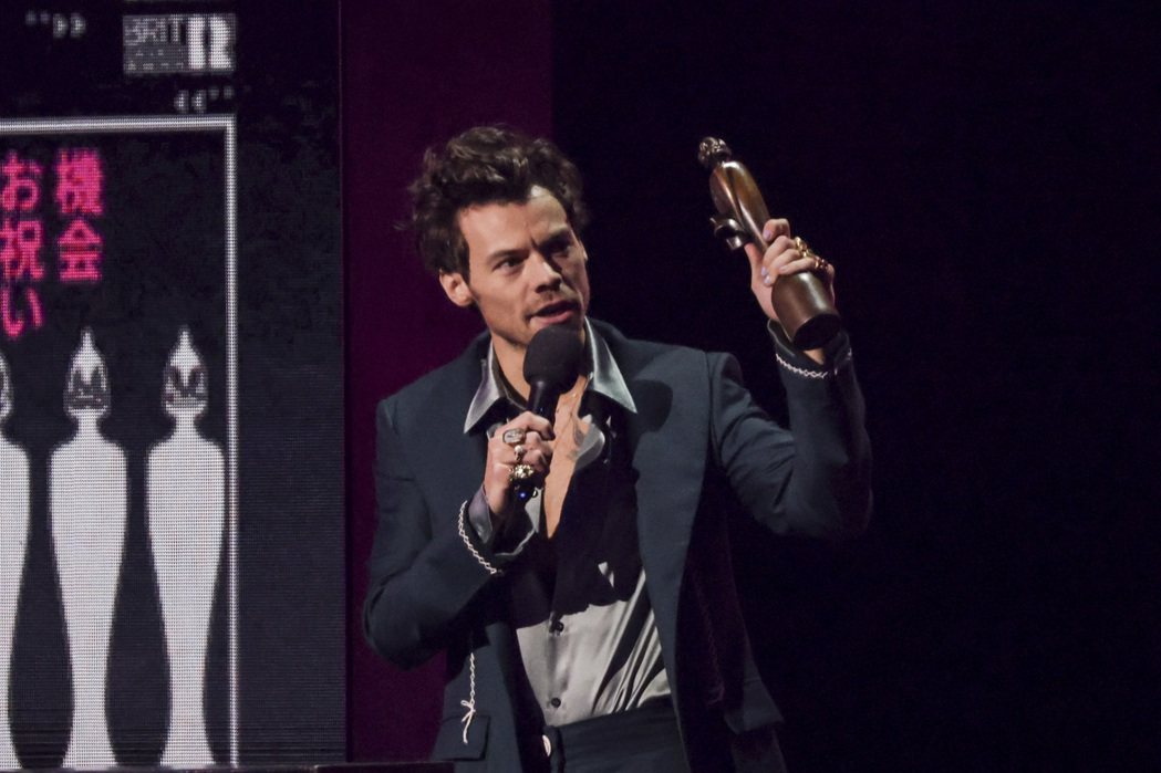 英國歌手哈利史泰爾斯在全英音樂獎獲頒年度英國歌手獎。 圖／美聯社