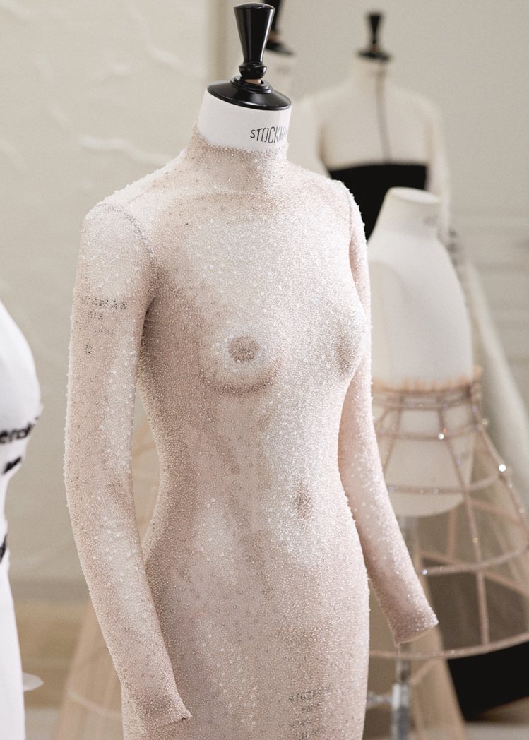 Dior為Chiara Ferragni訂製的The Nude Dress。圖／Dior提供