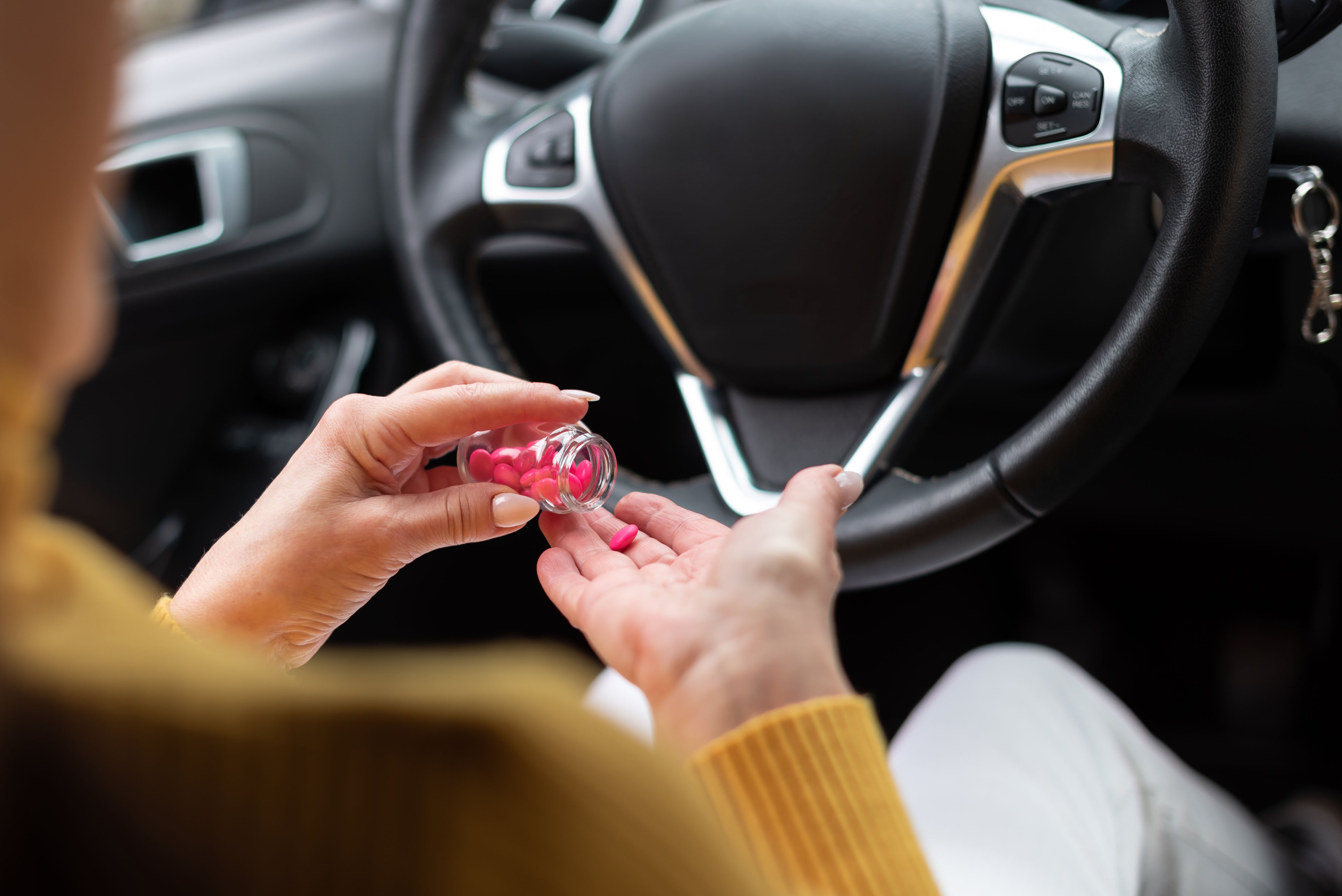 部分藥品可能影響行車安全，用藥後應特別注意。圖／123RF