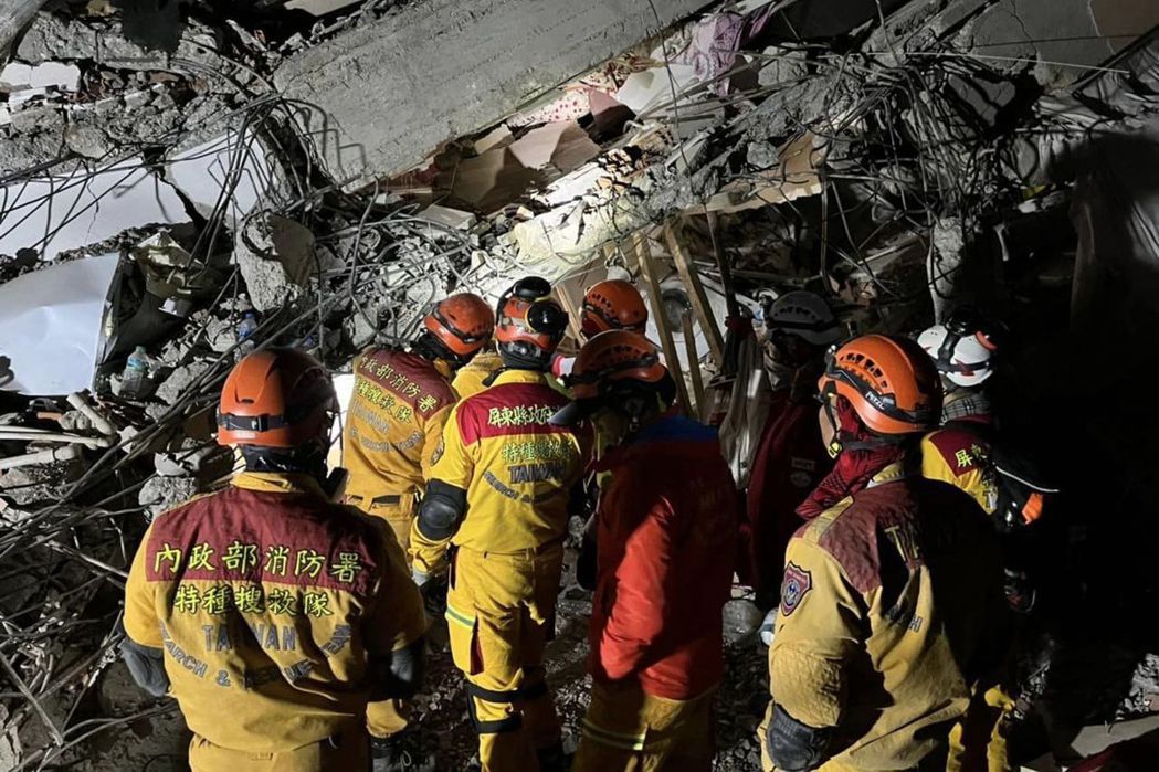 台灣搜救隊赴土耳其協助震災救援工作。 圖／消防署提供
