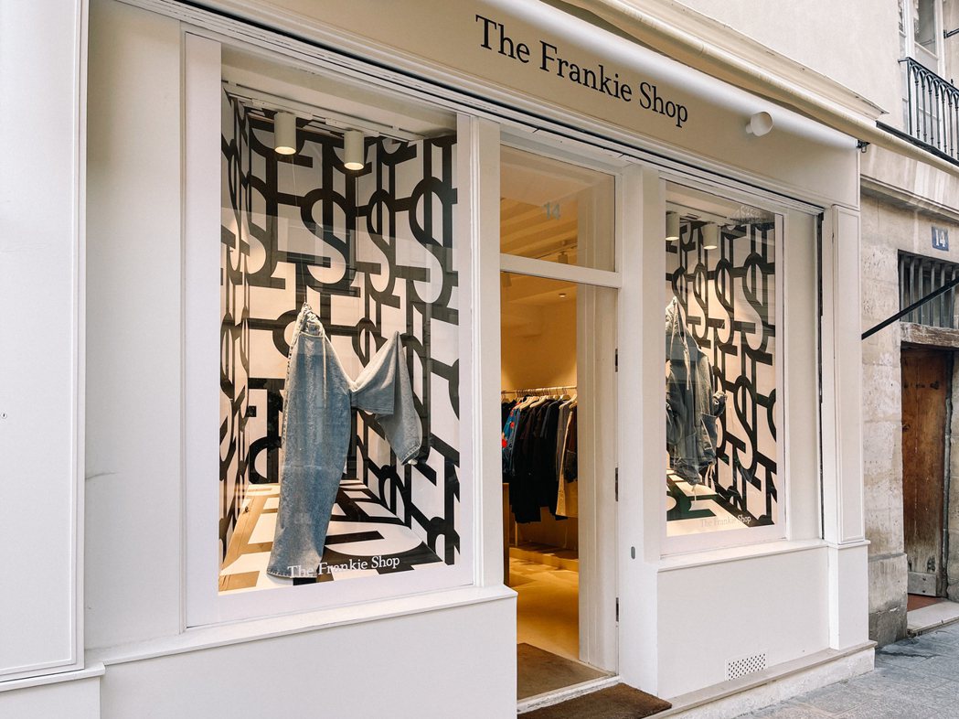 The Frankie Shop提出當代女性的態度，以「時尚的政治參與」受到矚目...