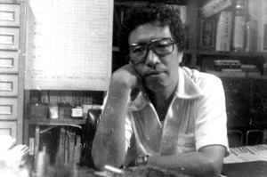 已故音樂學家李哲洋是台灣早期「民歌採集運動」先驅，在台灣音樂史頗有建樹，可惜當代多淡忘。圖／李立劭提供