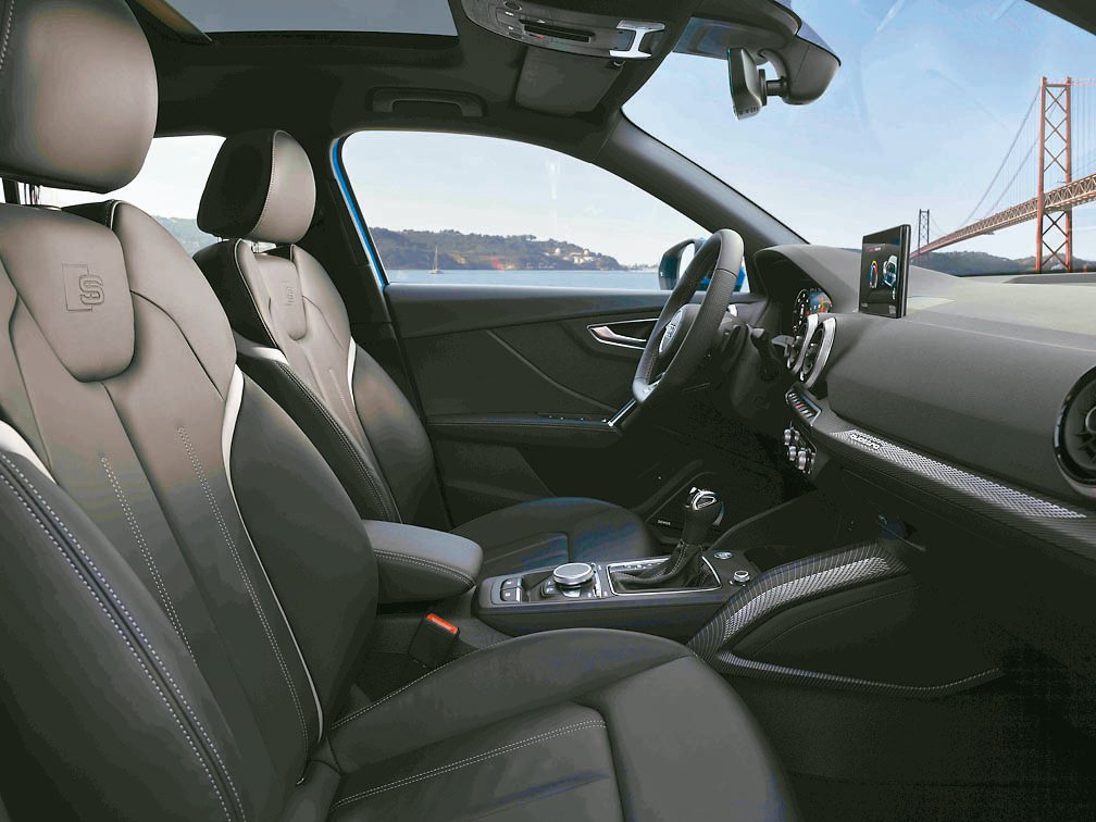 針對2023年式，升級車室內裝科技，將12.3吋Audi全數位虛擬駕駛座艙、Au...