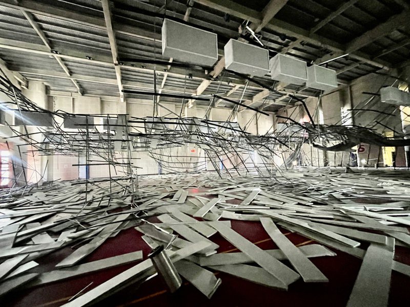 桃園八德國民運動中心羽球場天花板塌落，監察院在選後才約談現任市府，引發批評。圖／聯合報系資料照片