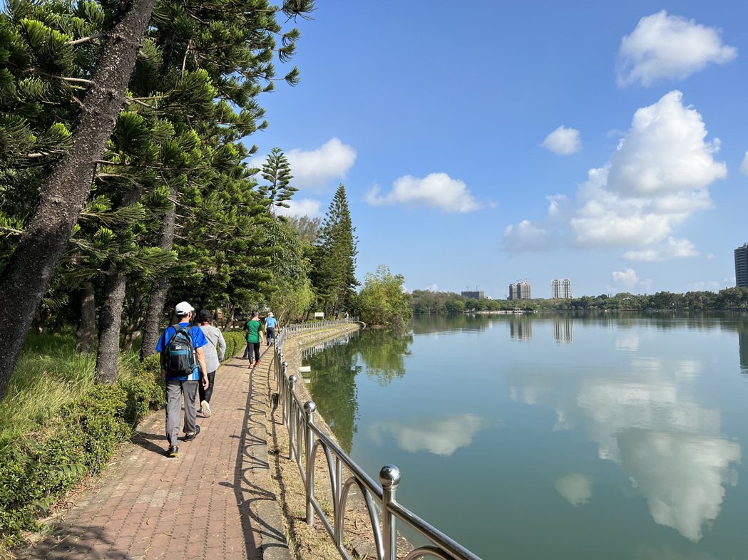 在澄清湖好好散步運動健身，蓄積再出發的能量。