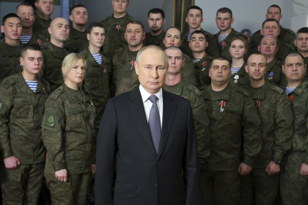 俄羅斯總統普亭在2022年最後一天發表電視談話的檔案照。本周將迎來俄羅斯入侵烏克...