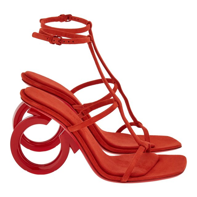 紅色麂皮Elina造型跟飾涼鞋。圖／FERRAGAMO提供