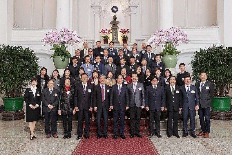 副總統賴清德今天接見「第23屆國家建築金獎」暨「111年台灣誠信品牌」得獎單位代表。圖／總統府提供