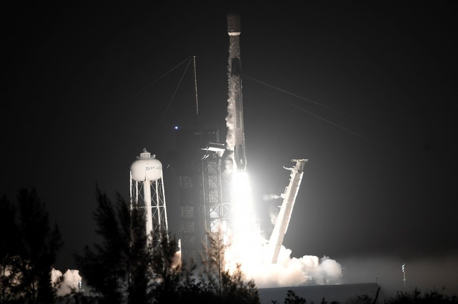 圖為SpaceX於2月2日發射由獵鷹9號（Falcon 9）運載的Starlink衛星。路透