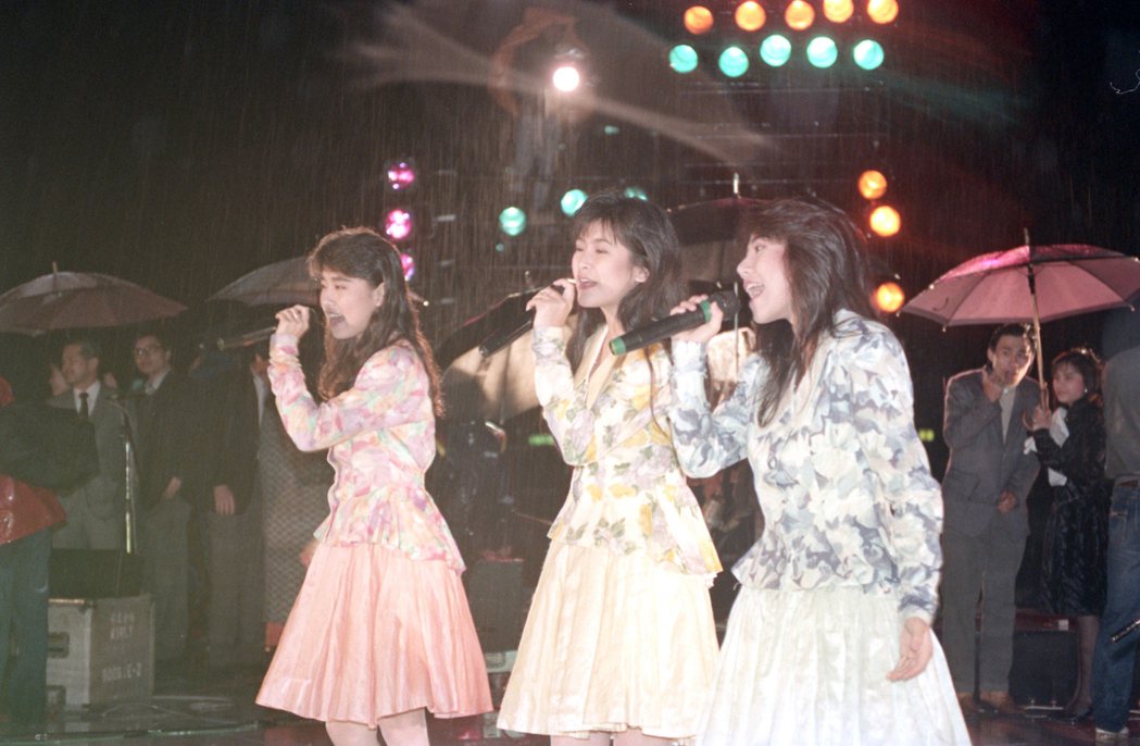 飛碟唱片打造自己的「三人女子偶像團體」，選出金玉嵐、馬萃如、胡曉菁，組成了女子團體「星星月亮太陽」。 圖／聯合報系資料照