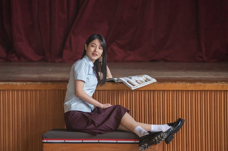 辛睿恩在《黑暗榮耀》中飾演校園霸凌主導者「朴涎鎮」的少女時期，演技大獲好評。 圖／擷自npio entertainment Instagram