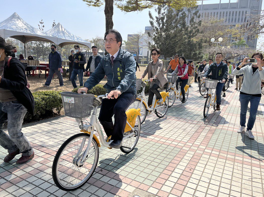 台南市微笑單車YouBike2.0今天中午正式上路。記者吳淑玲／攝影