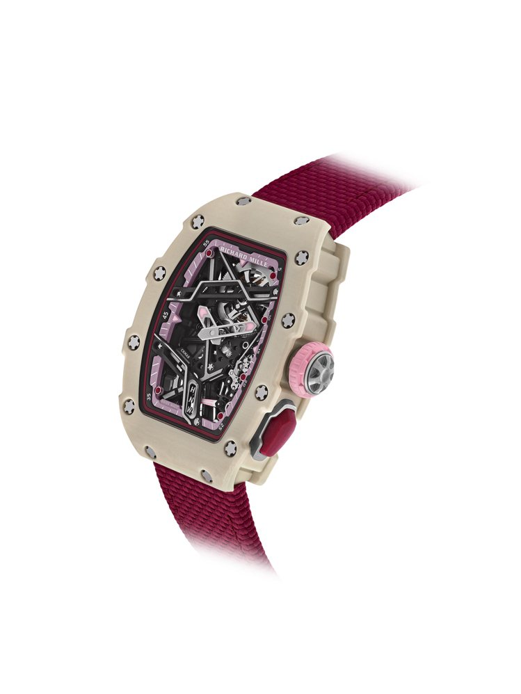 RM 07-04自動上鍊運動腕表，Quartz TPT®石英纖維奶油白色款，579萬元。圖／RICHARD MILLE提供