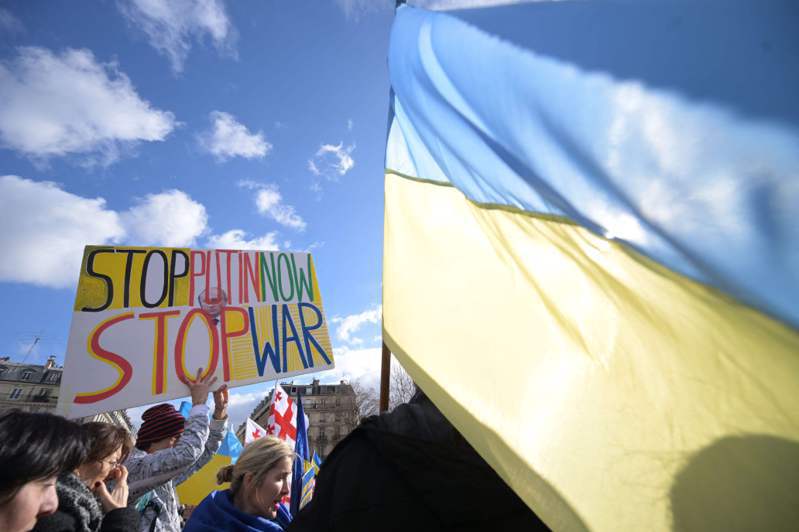 俄国入侵乌克兰在2月24日届满周年，包括巴黎等许多欧洲城市都有纪念活动。（法新社）(photo:UDN)