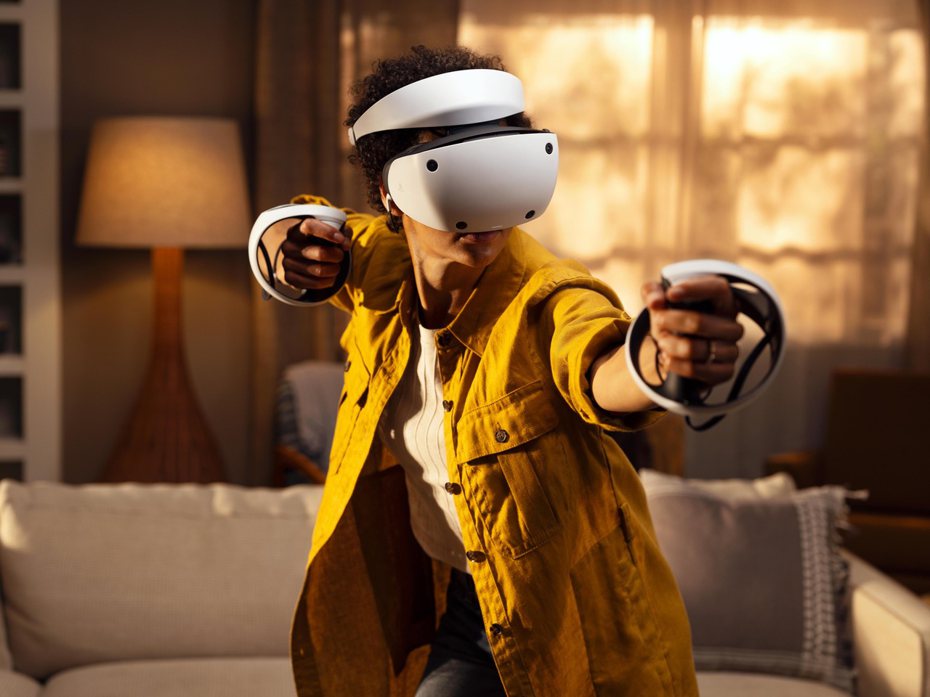 一名網友僅使用索尼新一代頭戴裝置PlayStation VR2三十分鐘後，就Po文賣掉曝原因，引起網友討論。（翻攝自PlayStation_TW臉書粉絲團）