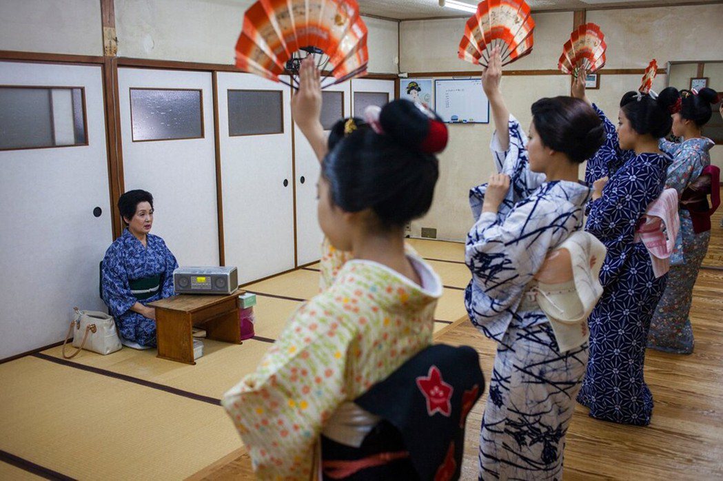 圖為京都的舞妓的舞蹈訓練，非本文當事人。 圖／美聯社