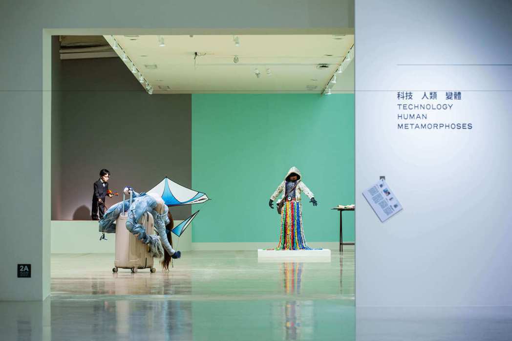 「未來身體：超自然雕塑」展場照（科技 人類 變體）。圖／臺北市立美術館提供