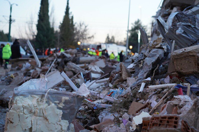 土耳其於2月6日發生規模7.8強震，已造成逾5萬2千人死亡，災情至今1個月。（Photo by EU on Flickr under C.C. License）