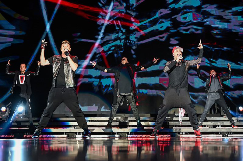 西洋男团「新好男孩」高雄巨蛋开唱，热力嗨翻全场。(图片提供/Live Nation Taiwan)