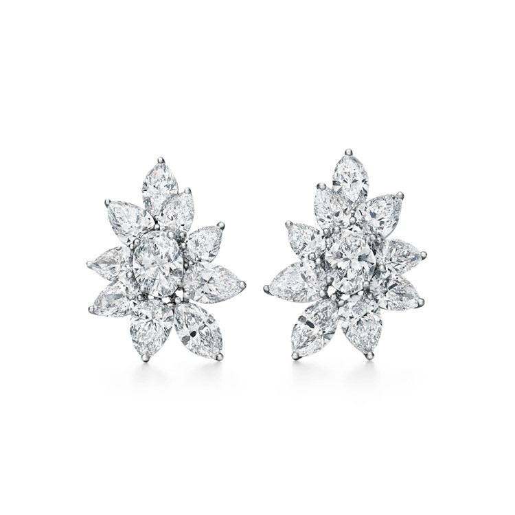 Tiffany高級珠寶系列鉑金鑲嵌鑽石耳環。圖／Tiffany提供