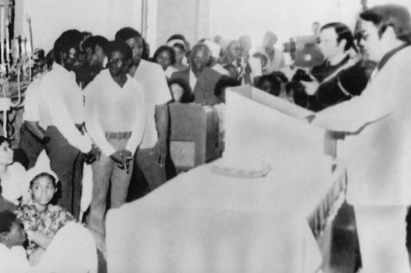 美國人民聖殿教曾在1978年造成信徒集體自殺的事件，共有914人死亡。 圖／美聯社