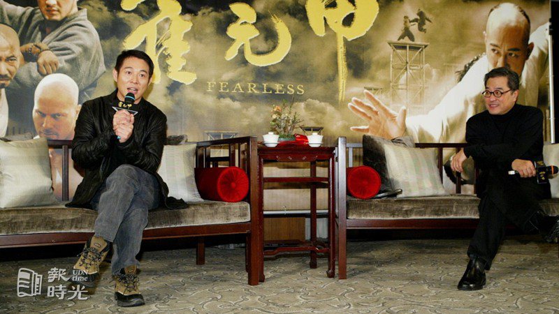 李連杰(左)、導演于仁泰一同出席電影【霍元甲】記者會。 圖／聯合報系資料照（2006/01/25　林弘斌攝影）