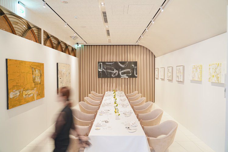 樂斐法式餐廳攜手藝術家石小墨，將其全新系列《事件性的物感視域 Physical ...