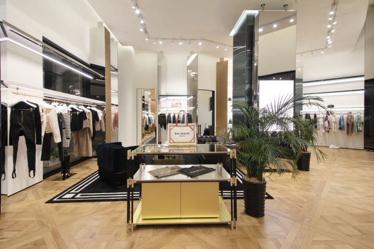 身為全台首間專門店，Balmain寶麗廣場專門店的室內設計採用「Hôtel Pa...