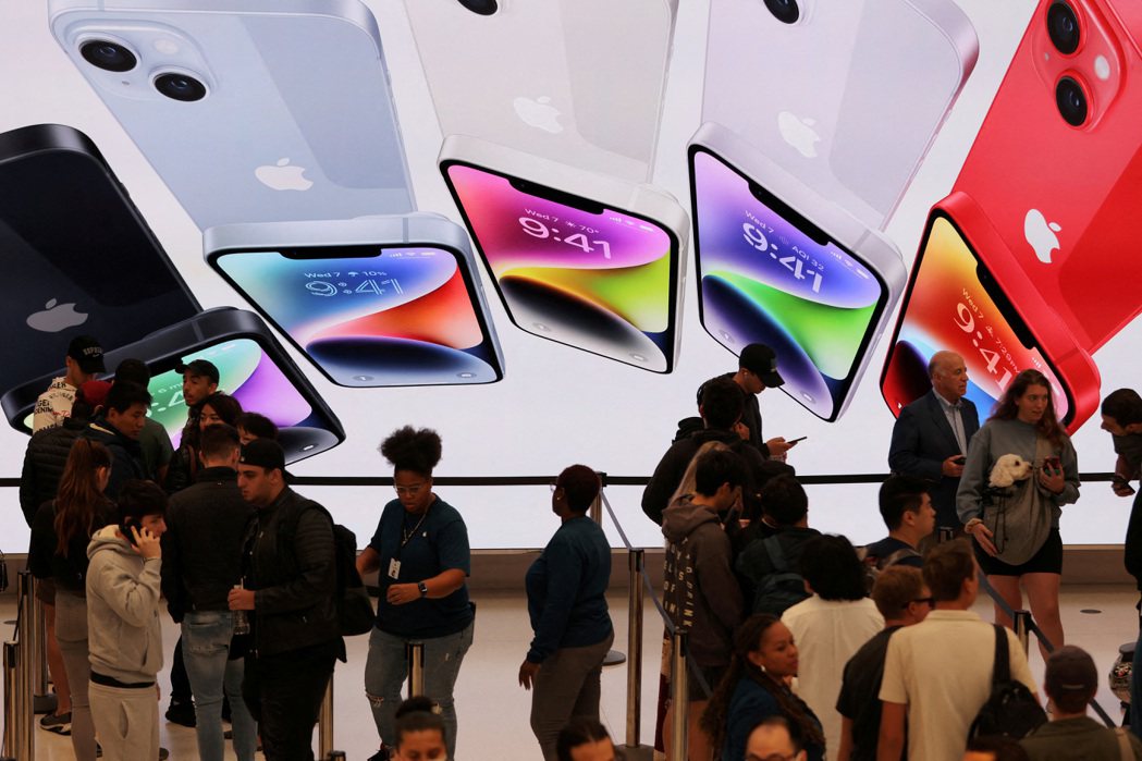 分析師預測，iPhone 15 Pro系列機款將漲價。路透
