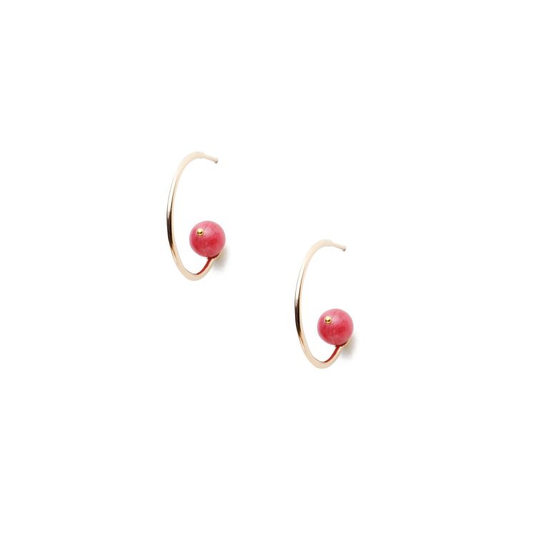 薔薇石圓型耳環，4,500。圖／ARTISMI提供