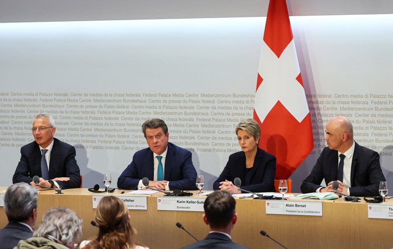 瑞士政府撮合下，瑞銀集團（UBS Group）同意收購瑞信集團（Credit Suisse Group）。路透