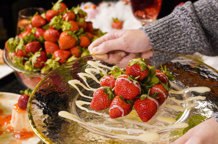 草莓季期間，將無限量供應大湖香水草莓。圖／馬辣提供