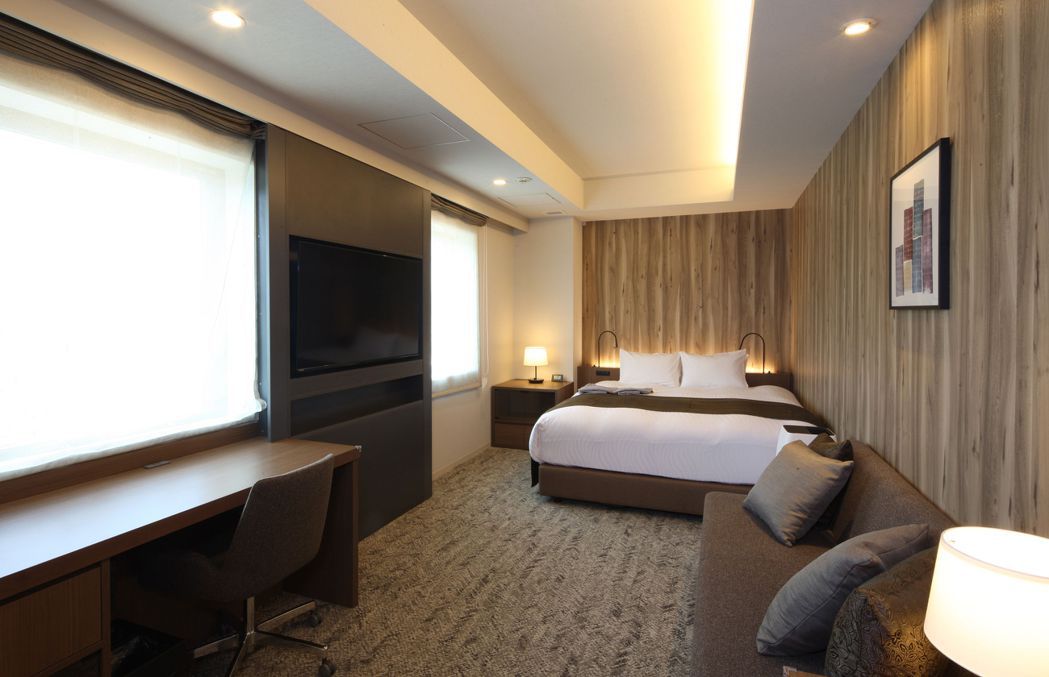 高級商務旅館TSURUGA，為9層樓131客室的旅館，房型從高級單人房型到行政房...