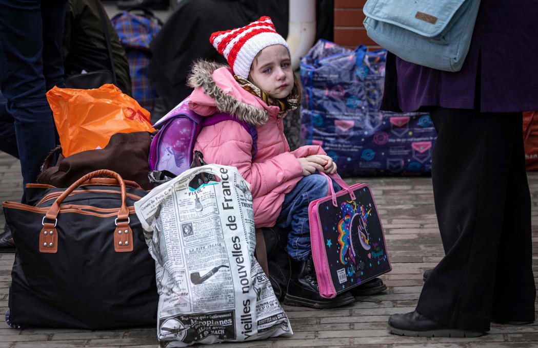 至今已有上千名烏克蘭兒童被強行送往俄羅斯收養，使許多家長苦不堪言。本圖僅示意圖。...