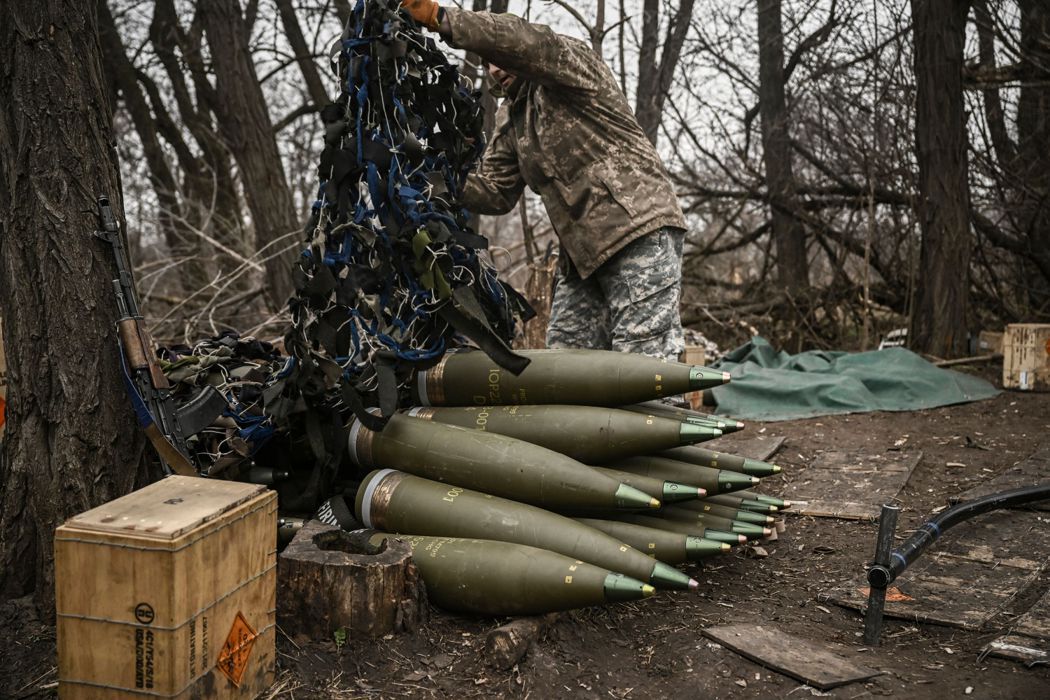 十多個歐盟成員國已同意在明年向烏克蘭提供至少一百萬枚砲彈，這項計劃20日在布魯塞...