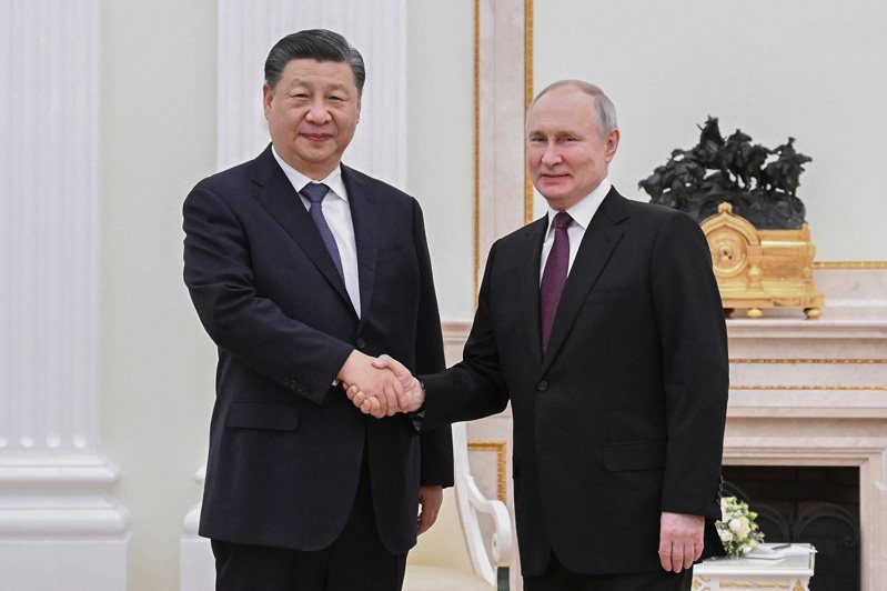 中國大陸國家主席習近平20日赴莫斯科國是訪問，跟俄羅斯總統普亭進行了4個多小時的非正式會談。美聯社