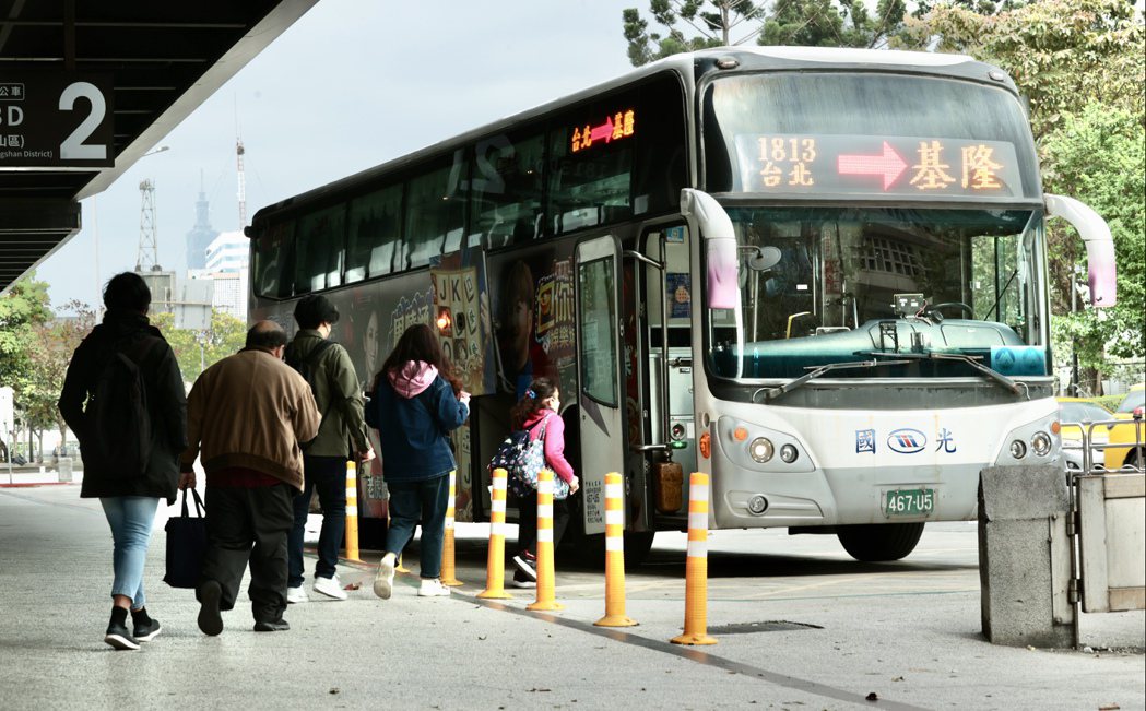 交通部長王國材今表示，中央促進公共運輸使用方案已有20個縣市參與規劃，以7月開通...