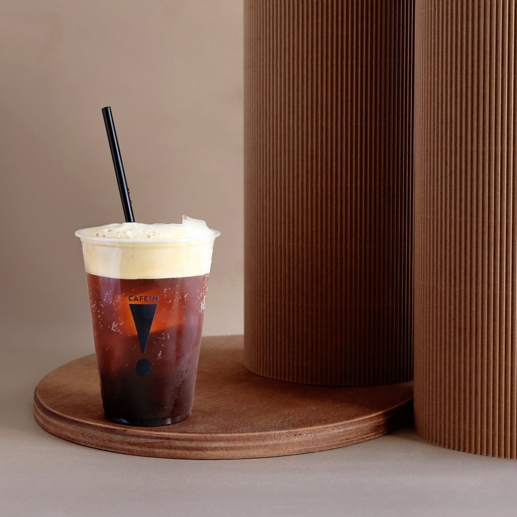 梅式美式沙士黑咖啡，90元。 圖／CAFE!N提供