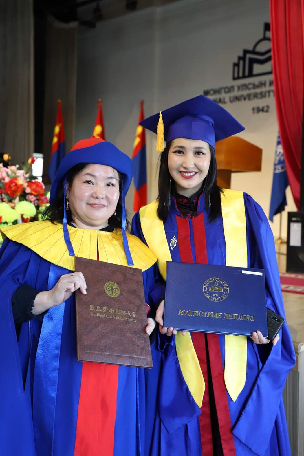 來自於蒙古的兩位學生沐蘭、梅麗，就讀暨大雙聯碩士。 暨大/提供。