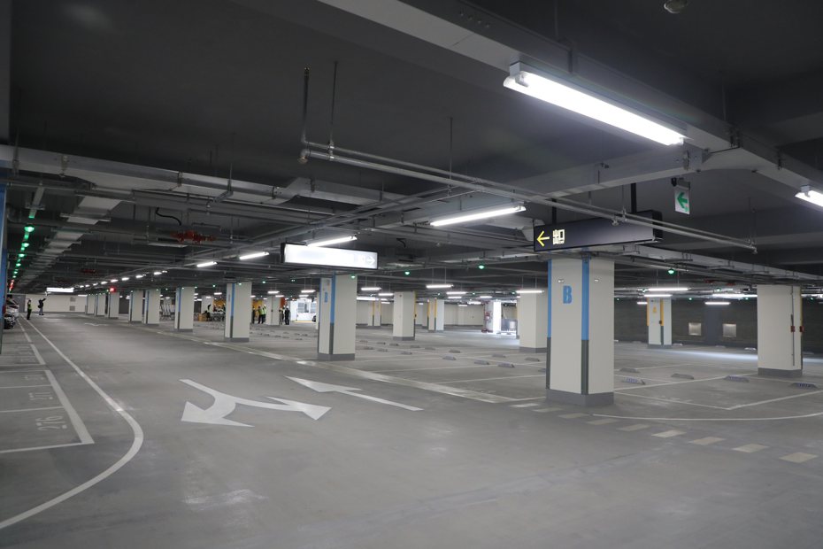 台南市水萍塭公園地下停車場4月1日起開放使用。圖／台南市交通局提供