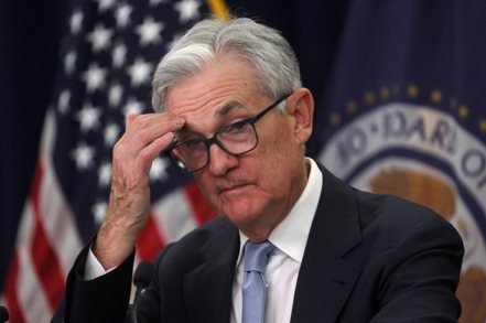 經濟學家聽了美國聯準會（Fed）主席鮑爾22日會後記者會發言後，認為他留下的疑惑比解答的問題還多。圖／路透