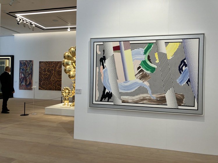 富藝斯本季春拍亮點之一為Roy Lichtenstein的抽象畫作「Reflections on Brushstrokes」，目前在總部一樓展出。記者孫曼／攝影