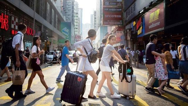 有大陸女子於「小紅書」講述近日來香港旅遊不愉快經歷，指穿短裙在港鐵月台等車時，被中年男人摸屁股非禮。（資料圖片）示意圖。