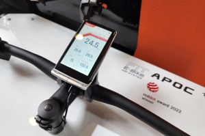 全球電子代工龍頭鴻海展出旗下公司鴻騰製造的電動自行車（E-Bike）數位儀表板。記者鍾張涵／攝影