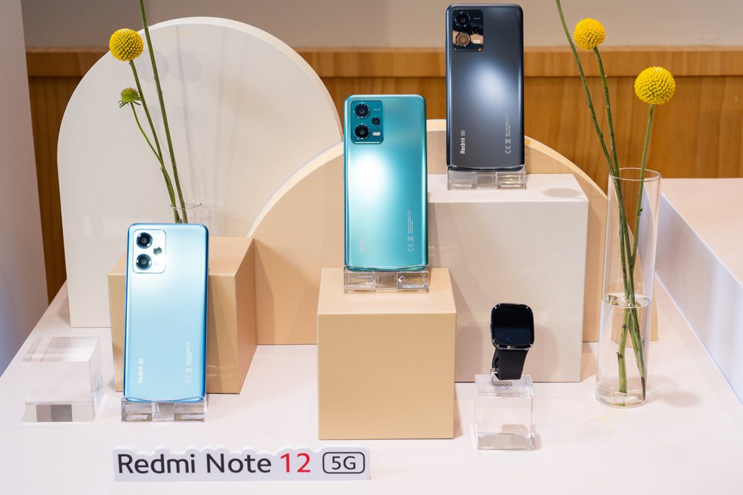 Redmi Note 12 5G的6.67吋螢幕提供120Hz螢幕更新率，同時支...
