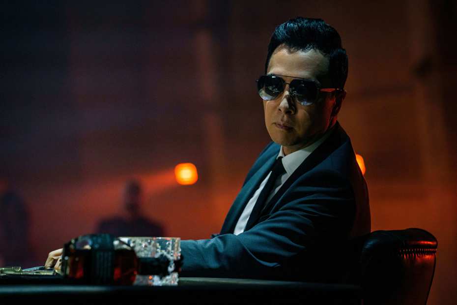甄子丹在「捍衛任務4」飾演盲眼殺手「肯恩」。圖／車庫提供