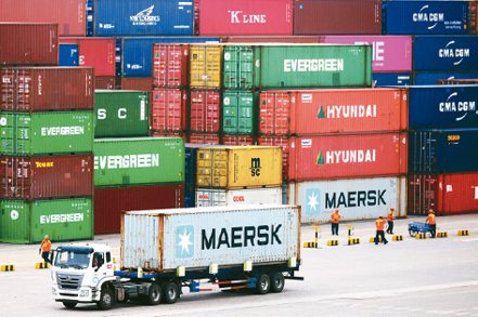 去年全球貿易額飆至破紀錄的32兆美元，但今年第1季的商品貿易成長預料只剩1%。（路透）
