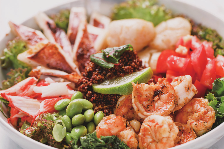 夏日低醣料理食譜：地中海式海鮮沙拉 浮誇食材、繽紛好吃