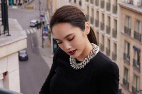 楊丞琳巴黎時裝周「唸不出品牌名稱」　影片網瘋傳